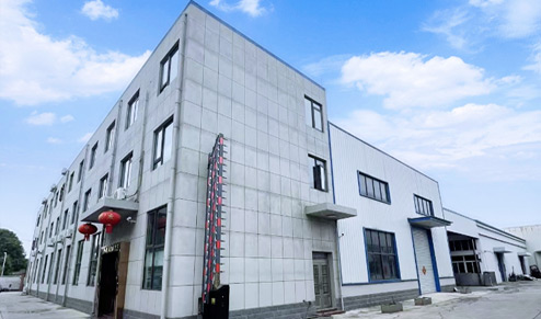 <p>揚(yáng)州信之諾機(jī)械有限公司是中國(guó)飲料工業(yè)協(xié)會(huì)，中國(guó)酒業(yè)協(xié)會(huì)，中國(guó)食品工業(yè)協(xié)會(huì)啤酒專(zhuān)業(yè)委員會(huì)會(huì)員單位。公司地處京杭大運(yùn)河畔，千年古驛高郵城南工業(yè)區(qū)。</p><p>公司自創(chuàng)辦以來(lái)堅(jiān)持以“質(zhì)量是企業(yè)的生命”的服務(wù)理念，為啤酒、黃酒、白酒、調(diào)味品、飲料、生物化工等行業(yè)提供各種成套設(shè)備。受到了百事可樂(lè)、農(nóng)夫山泉、達(dá)利園、青島啤酒集團(tuán)、華潤(rùn)啤酒集團(tuán)、燕京啤酒集團(tuán)、鎮(zhèn)江香醋、老大同、淘大醬油、古越龍山、會(huì)稽山黃酒等國(guó)內(nèi)外知名廠(chǎng)家的一致好評(píng)。本公司堅(jiān)持以專(zhuān)業(yè)/創(chuàng)新/誠(chéng)信為宗旨，于全國(guó)各地新老客戶(hù)攜手合作共創(chuàng)美好未來(lái)。</p>